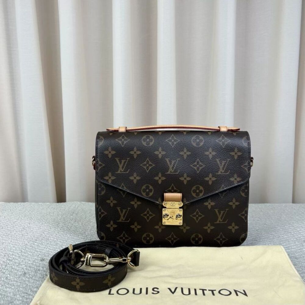 Louis Vuitton Women Pre-Loved Bag Very Good Condition